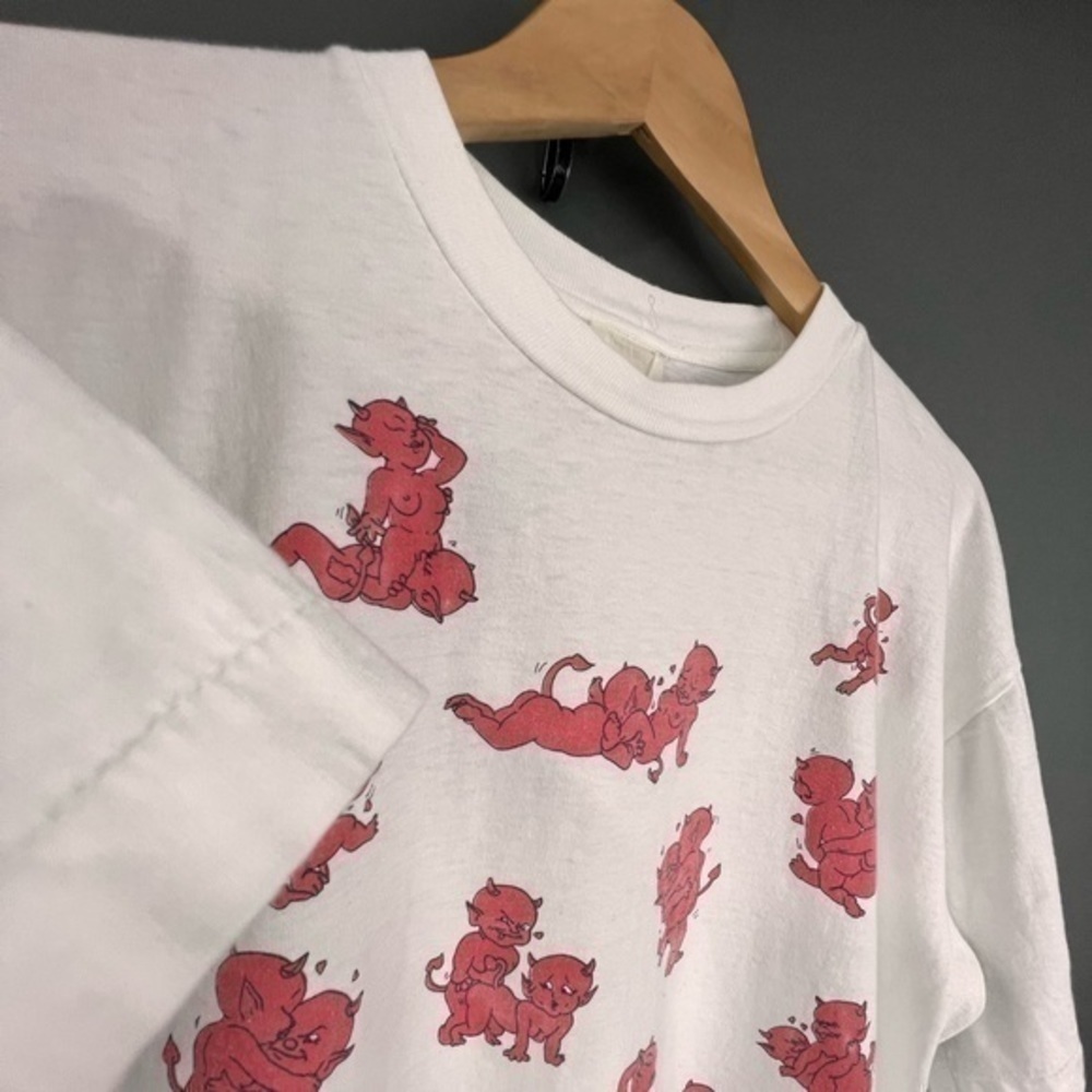 Vintage 1990s Devils Sex Positions All Over Print Demons Graphic White Tee XL 😜 - Picture 14 of 14